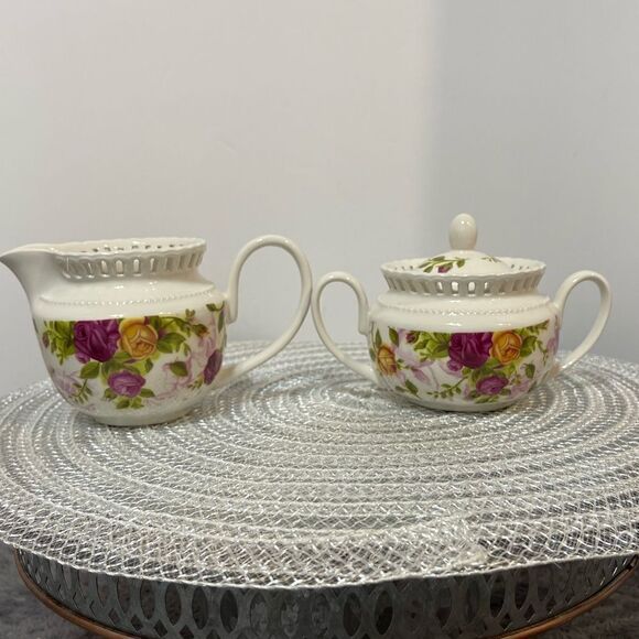 Royal Albert Pierced Cream and Sugar Set Old Country Roses NWT - Picture 6 of 16